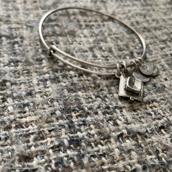 Graduation Cap Bangle Bracelet - Picture 5 of 6